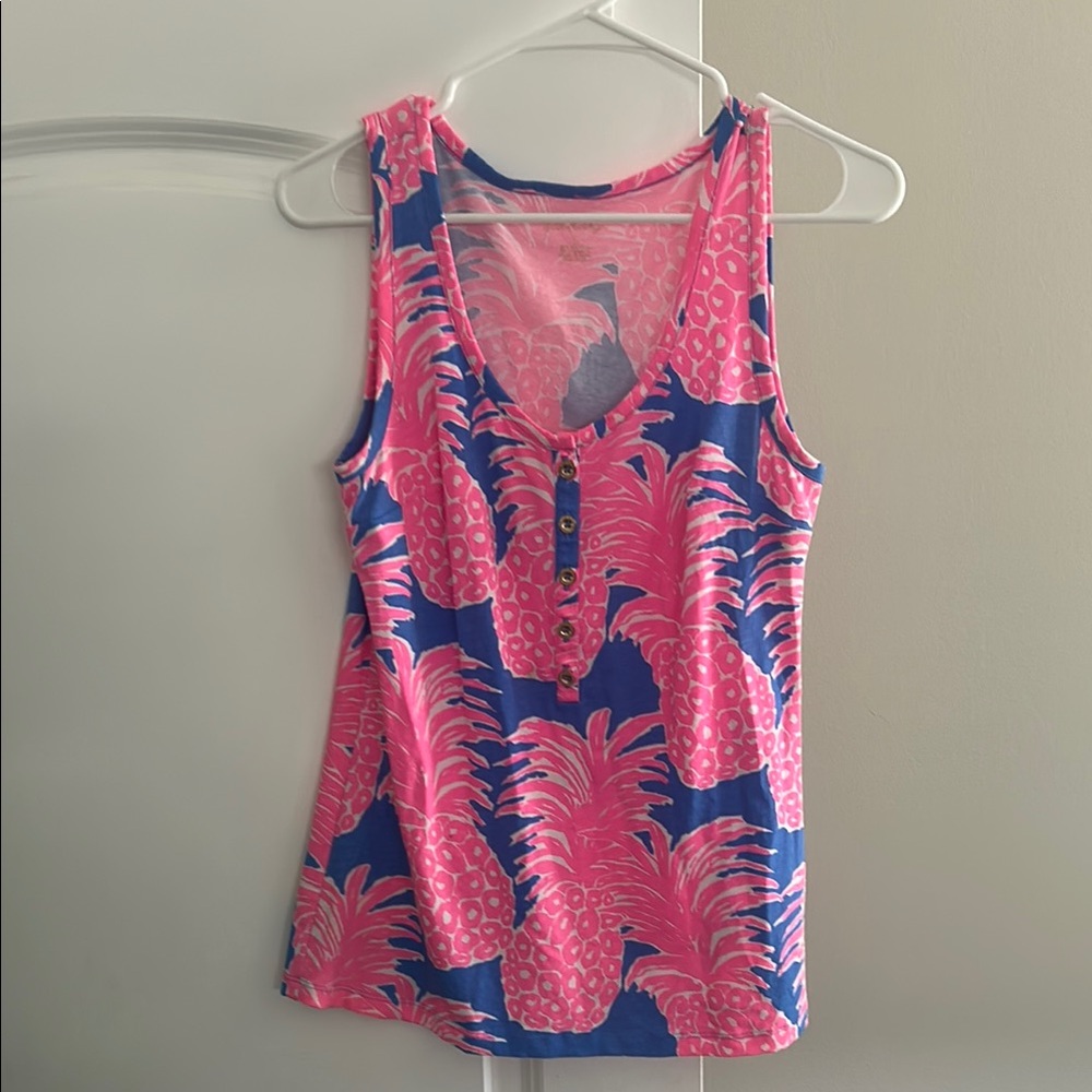 💕 Lilly Pulitzer Sz S Pink and Blue Pineapple Stretchy Tank Top Barely Worn 💕